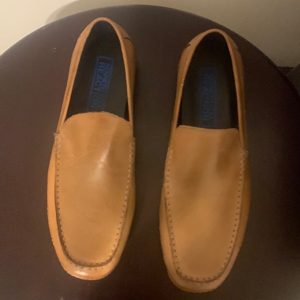 Brand new Kenneth Cole loafers!